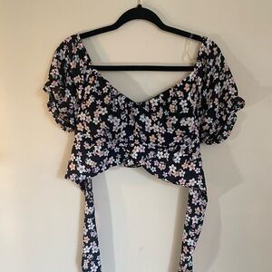 Almost Famous Black Floral Puff Sleeve Blouse